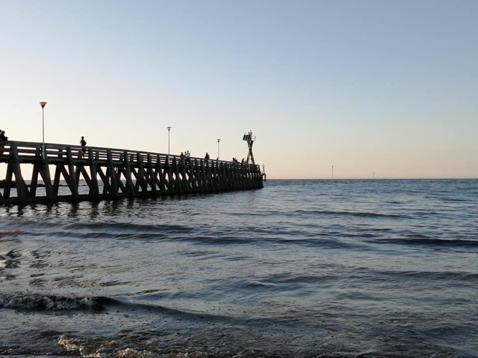 Plage Et La Mer Tres Proche Courseulles-sur-Mer Exteriör bild